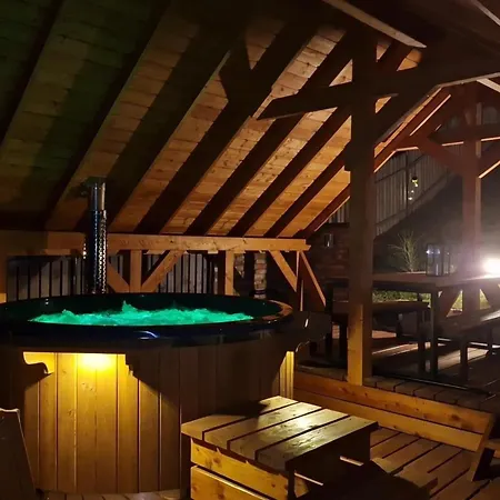 Nad Jeziorem Z Jacuzzi Romantica *