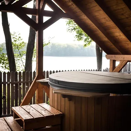 Villa Nad Jeziorem Z Jacuzzi Romantica