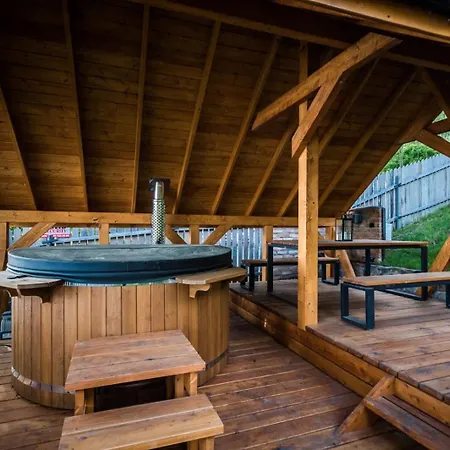Nad Jeziorem Z Jacuzzi Romantica *