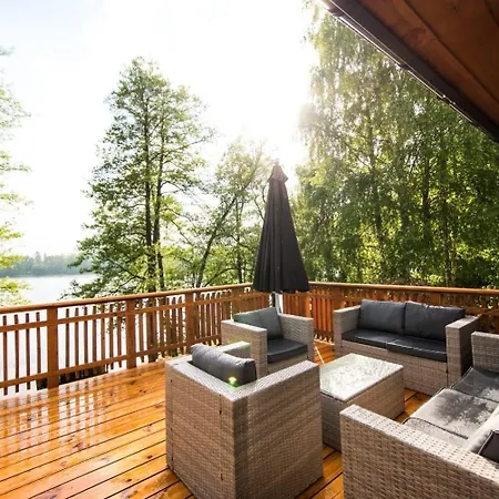 Villa Nad Jeziorem Z Jacuzzi Romantica Wilamowo (Ostroda)
