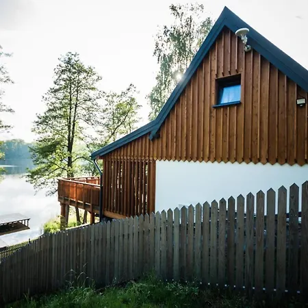 Nad Jeziorem Z Jacuzzi Romantica Villa