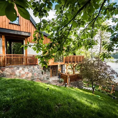 Villa Nad Jeziorem Z Jacuzzi Romantica